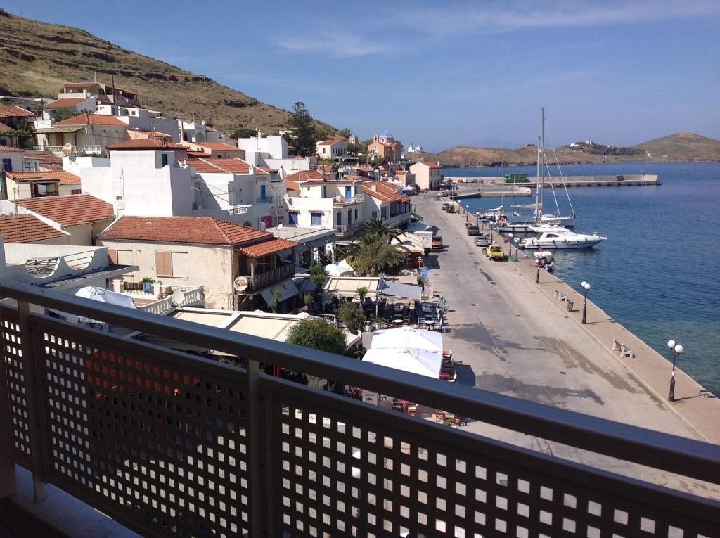 Hotel Karthea Korissia  Екстериор снимка